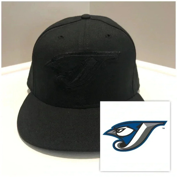 New Era 59Fifty Fitted Blackout Toronto Blue Jays Ball Cap - Picture 1 of 9